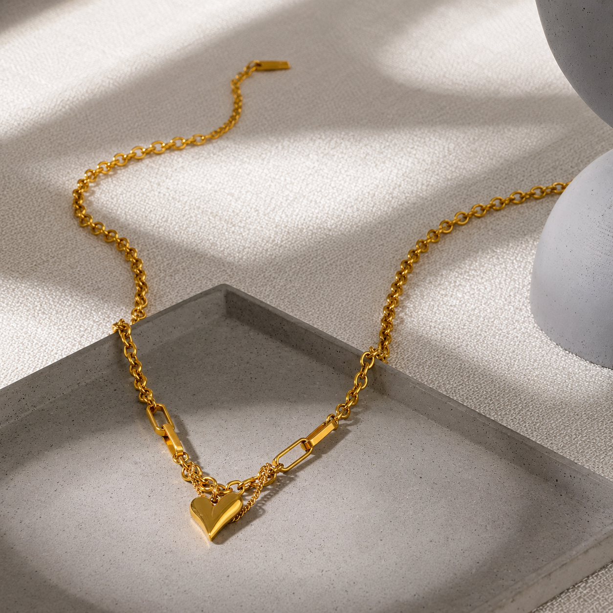 18K GOLD PLATED HEART NECKLACE