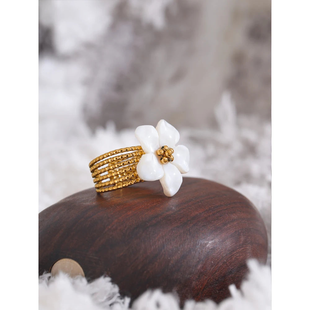 Yhpup Thicker Natural Shell Flower Open Gold Color Ring Fashion Stainless Steel Stylish Exquisite Waterproof Finger Jewelry