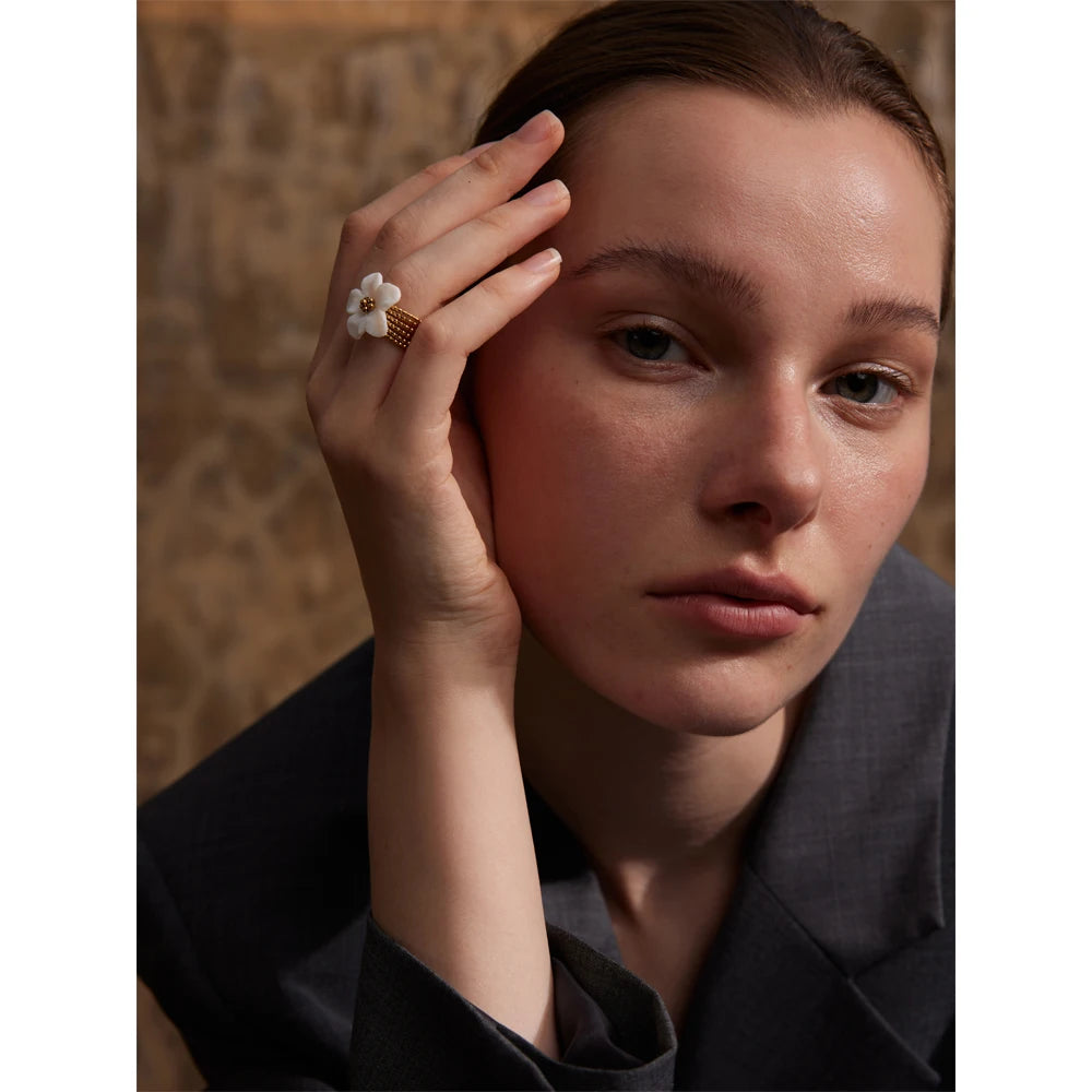 Yhpup Thicker Natural Shell Flower Open Gold Color Ring Fashion Stainless Steel Stylish Exquisite Waterproof Finger Jewelry