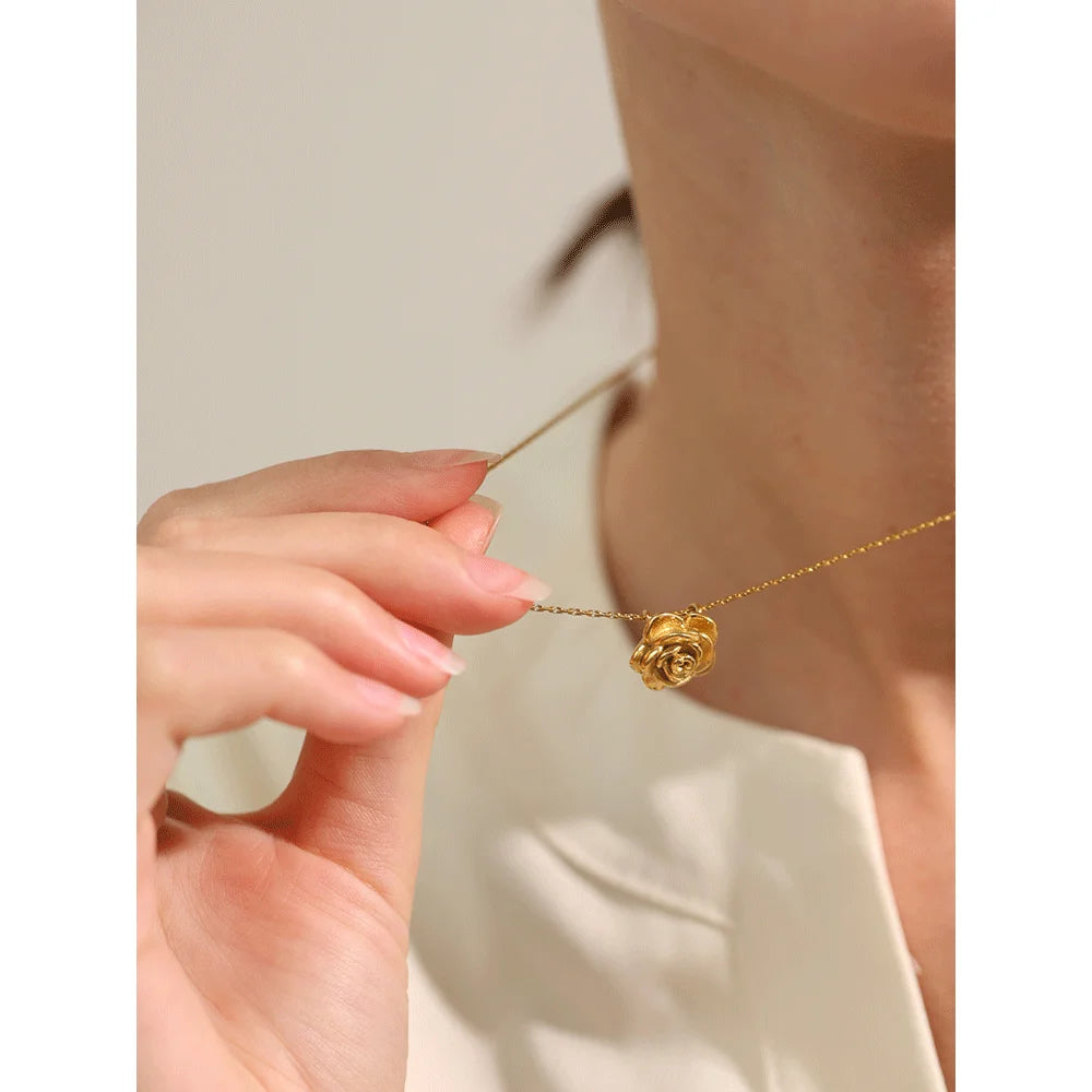 Yhpup Stainless Steel Stereoscopic Flower Pendant Necklace Waterproof 18K Plated Fashion High Quality Golden Jewelry Women